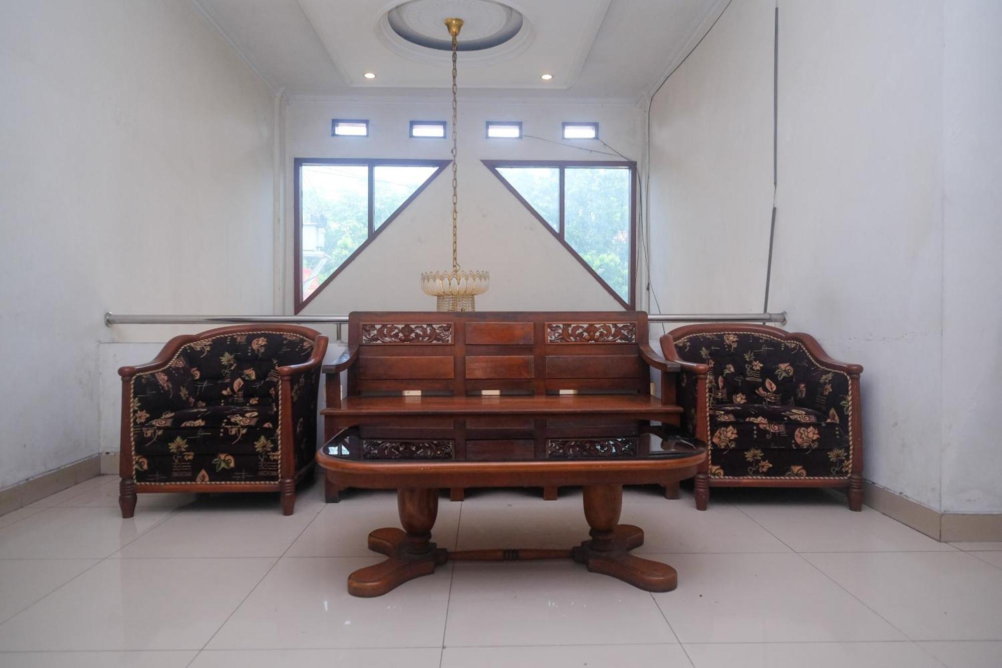 Urbanview Hotel Pondok Anggun Yogyakarta By Reddoorz Maguwo Eksteriør bilde