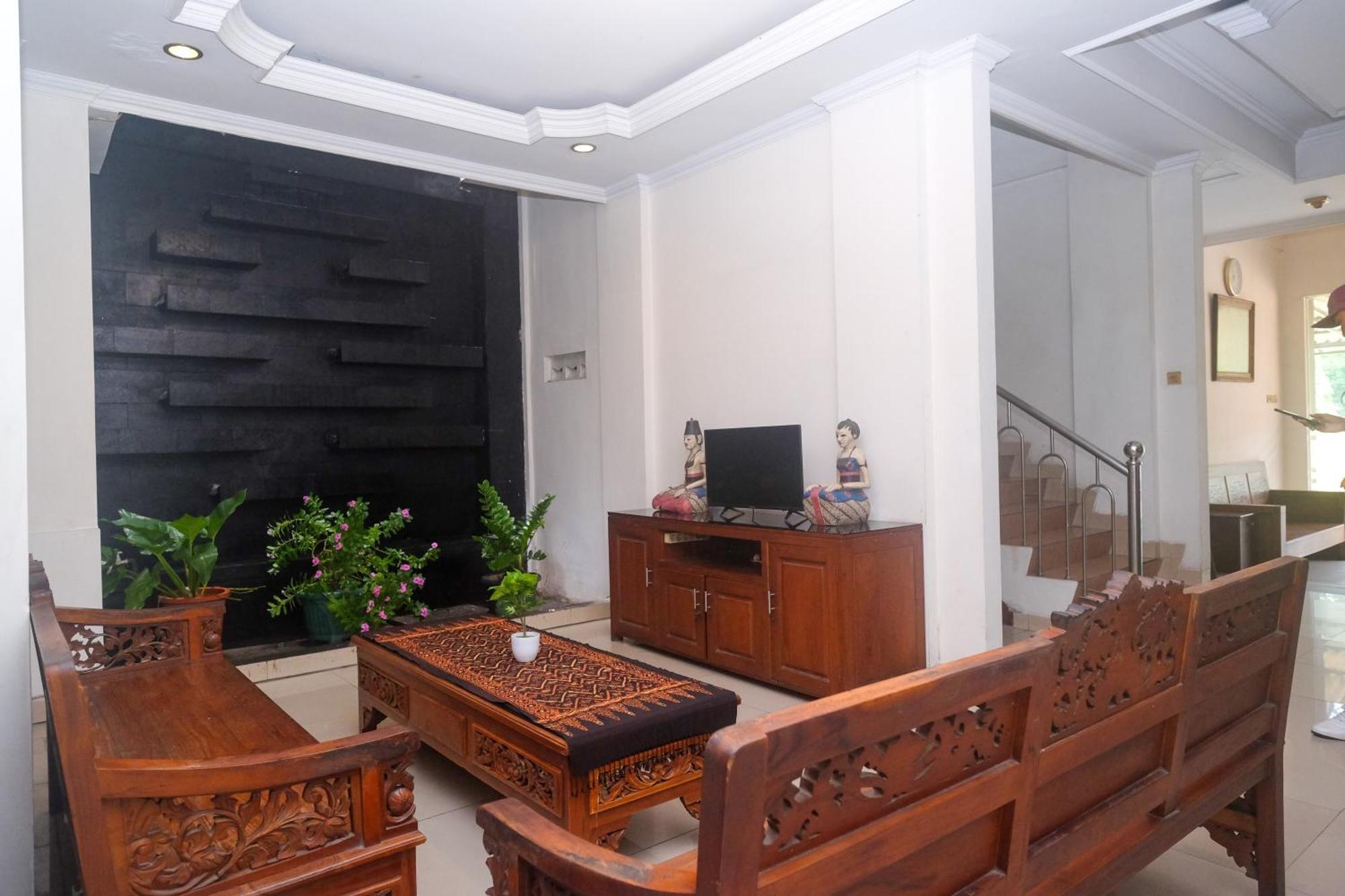 Urbanview Hotel Pondok Anggun Yogyakarta By Reddoorz Maguwo Eksteriør bilde