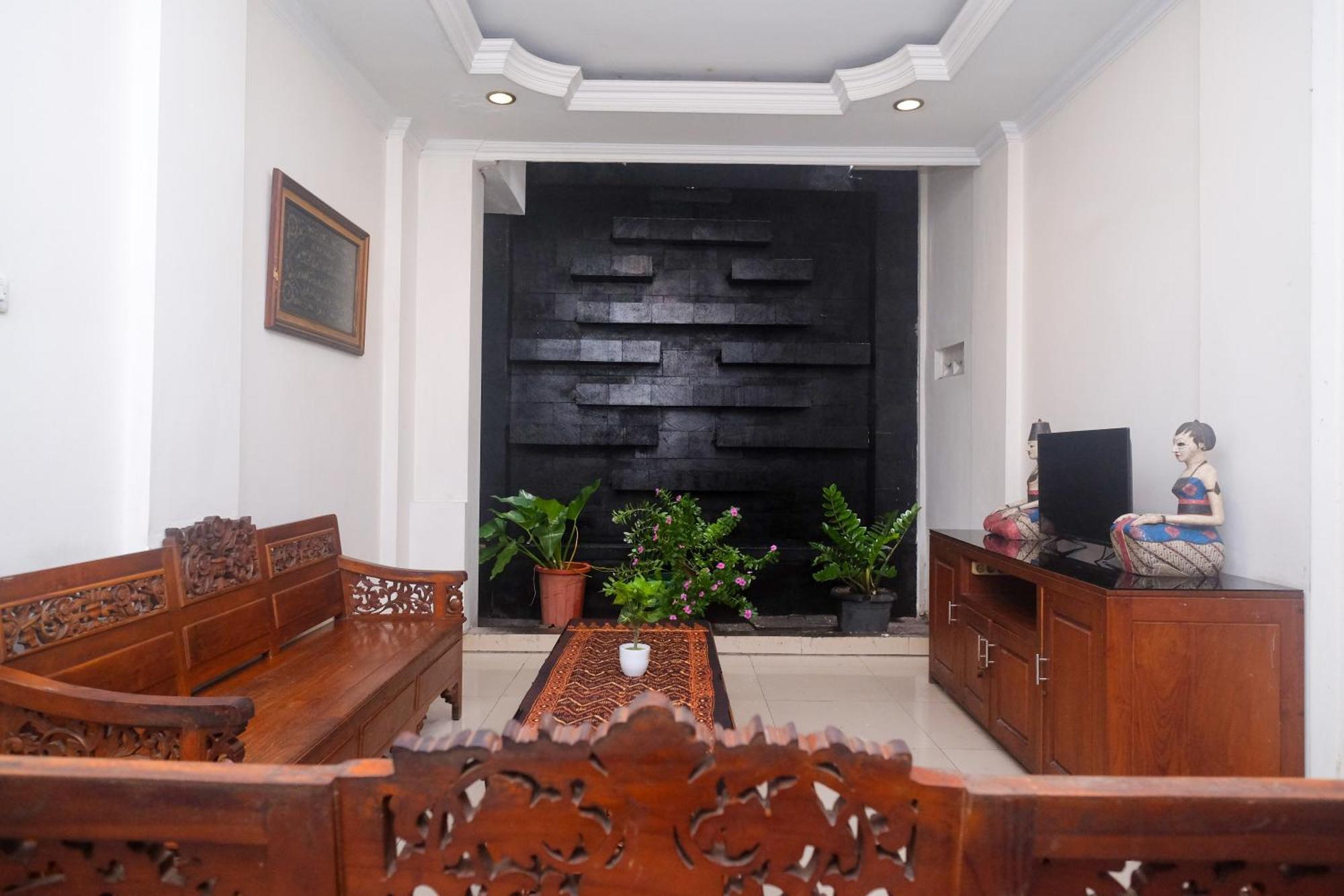 Urbanview Hotel Pondok Anggun Yogyakarta By Reddoorz Maguwo Eksteriør bilde